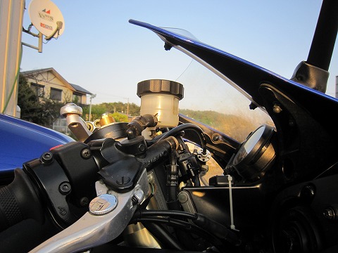 R1�@�u���[�L�t���[�h����