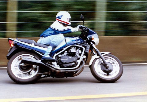 VF400F�@���ɓ��X�J�C���C��